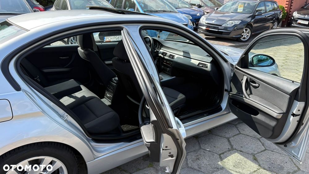 BMW Seria 3 318i - 21