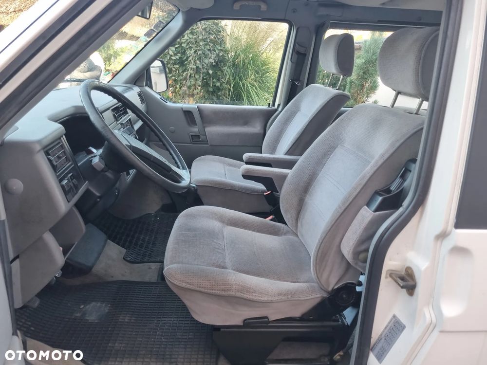 Volkswagen Multivan Standard - 14