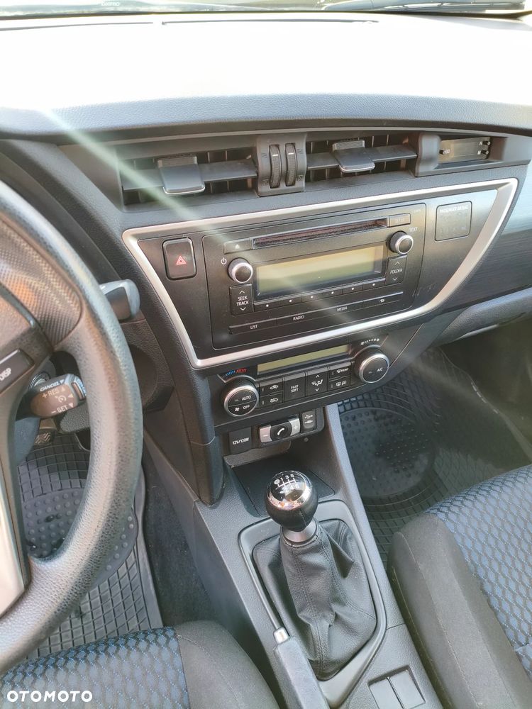 Toyota Auris 1.4 D-4D Active - 11