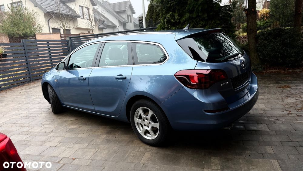 Opel Astra 1.4 Turbo Cosmo - 4