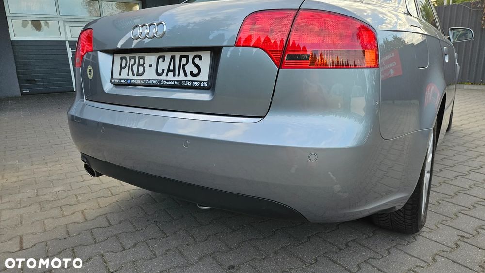 Audi A4 Limousine - 11