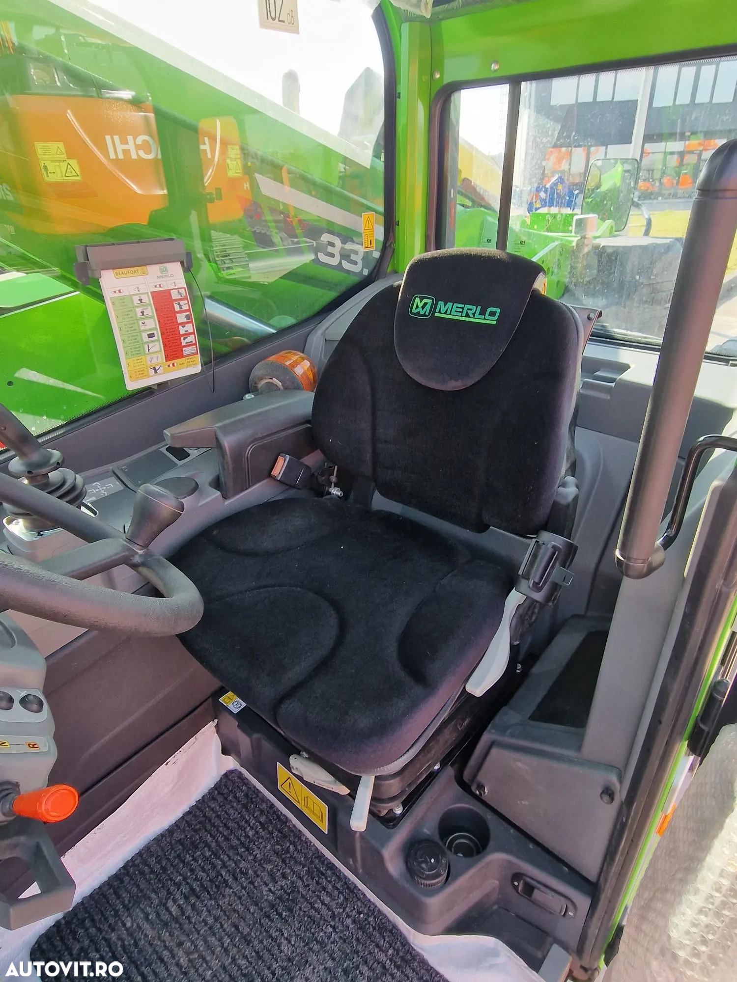 Merlo TF33.7,2024, 172h EX DEMO, Aer conditionat, Cupla rapida, furci, cupa 2,5mc, garantie 1 an, posibilitate leasing 5 ani, stare CA NOU, PROMOTIE 69900 EUR+Tva - 5