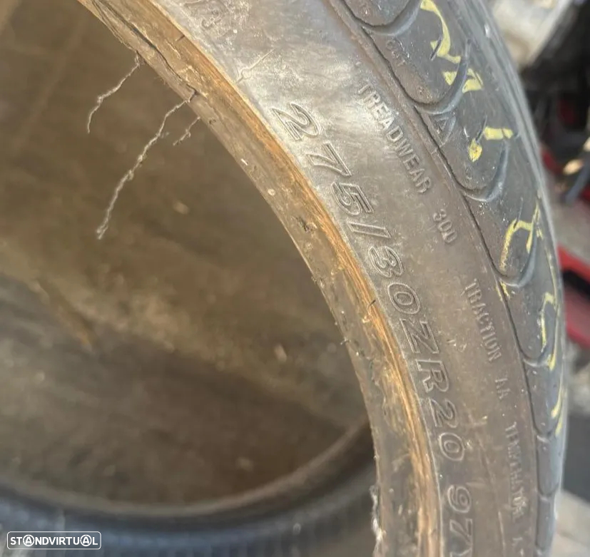 Peneu 275/30 R20 - 3