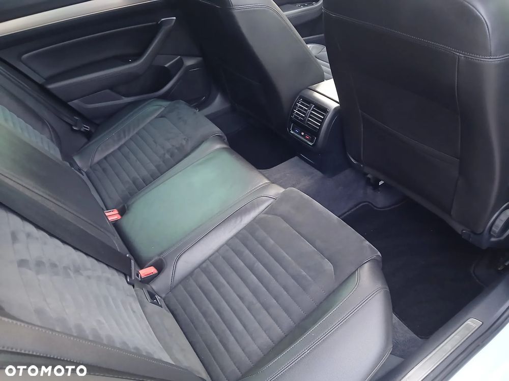 Volkswagen Passat 1.6 TDI SCR DSG - 18