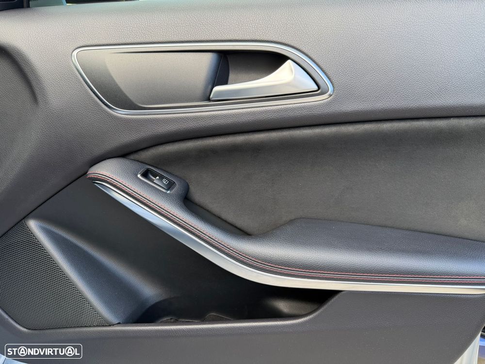 Mercedes-Benz A 45 AMG 4-Matic - 18