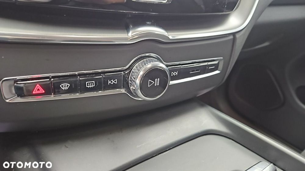 Volvo XC 60 B4 D Core - 19