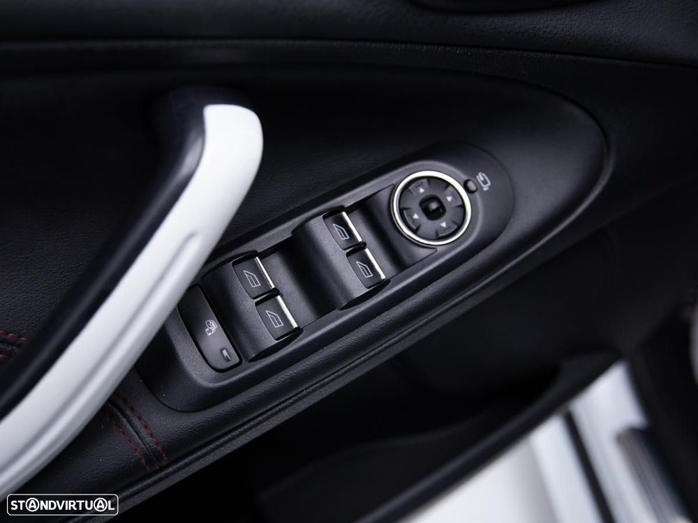 Ford S-Max - 12
