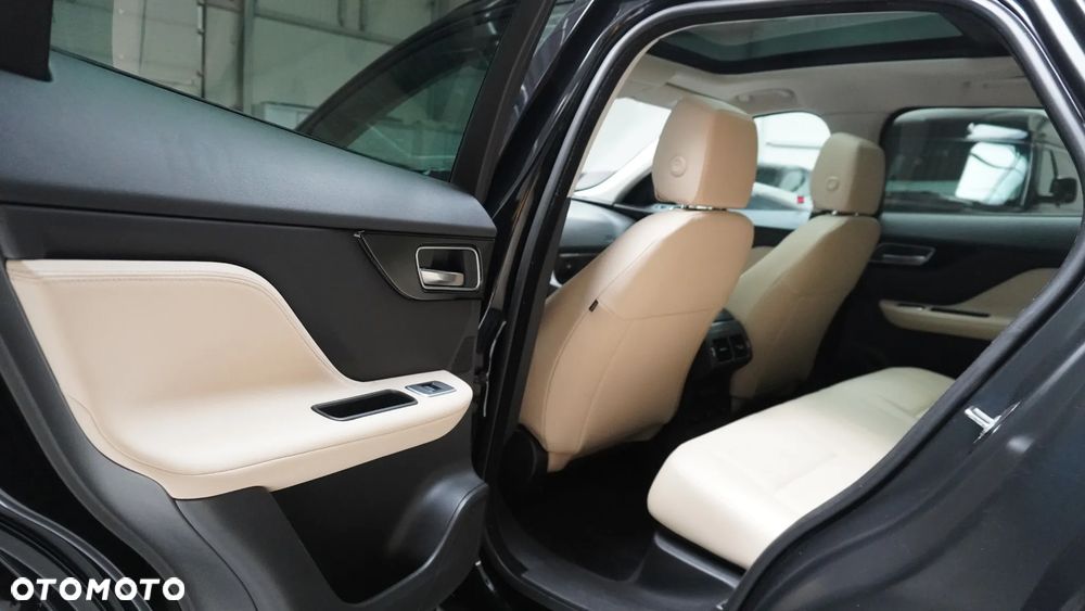 Jaguar F-Pace 2.0 i4P AWD R-Sport - 10