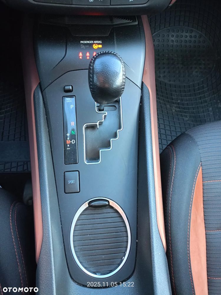 Toyota Avensis 1.8 Premium MS - 19