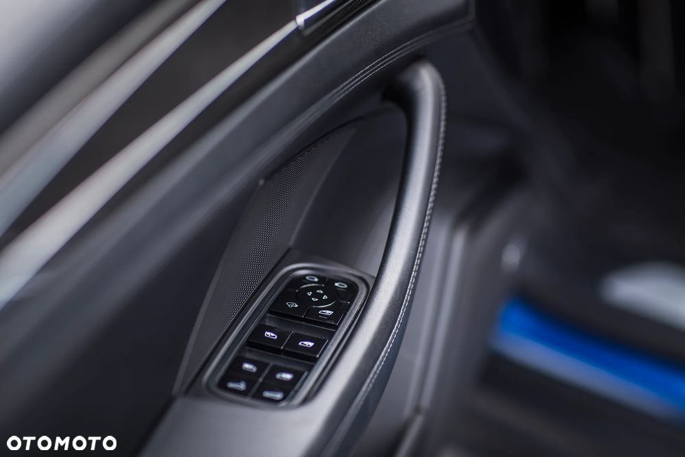 Porsche Panamera 4S - 25