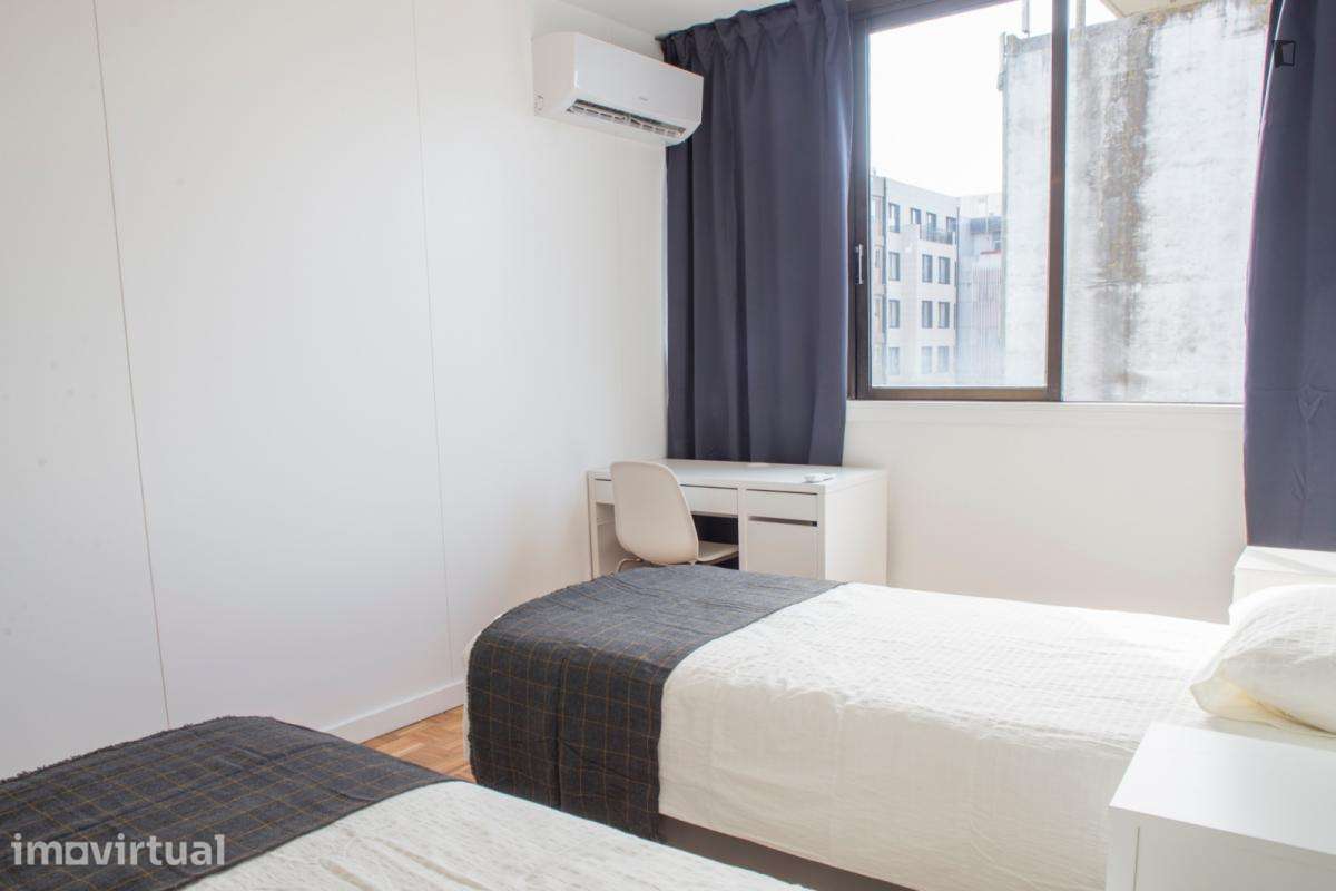 Apartamento com 1 quartos - localizado em Santo Ildefonso Porto - Grande imagem: 5/18