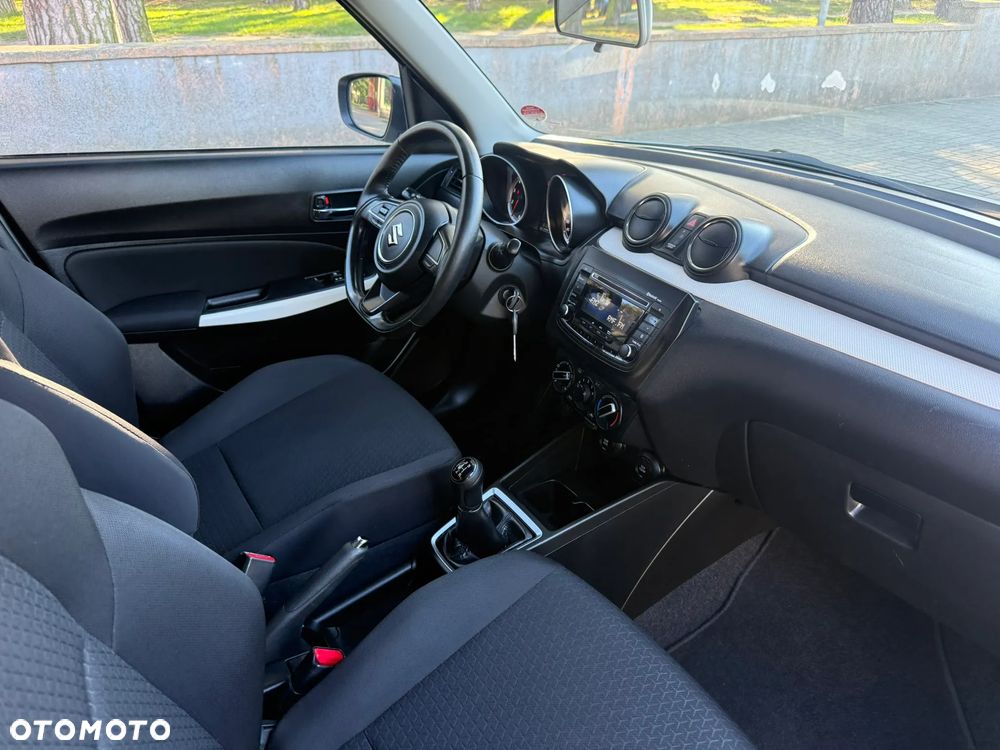 Suzuki Swift 1.2 Dualjet Club - 37