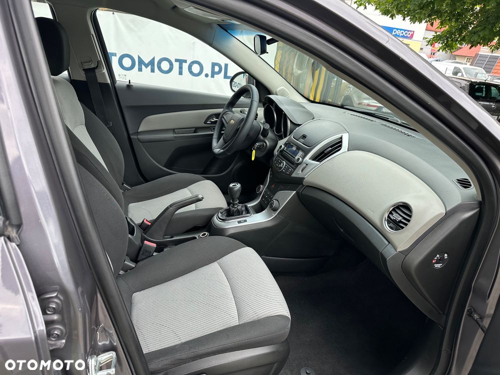 Chevrolet Cruze 1.6 LT - 19
