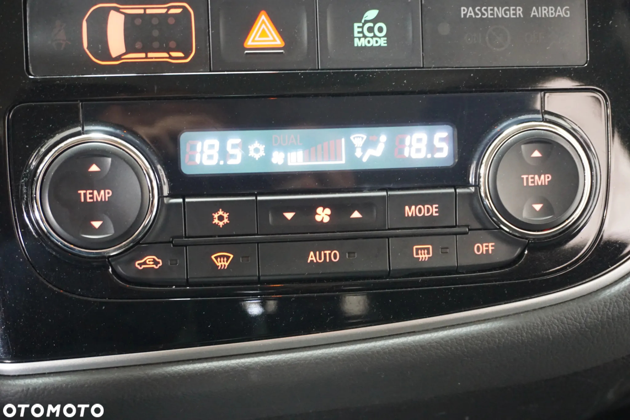 Mitsubishi Outlander 2.0 4WD Plug-In Hybrid Plus - 33