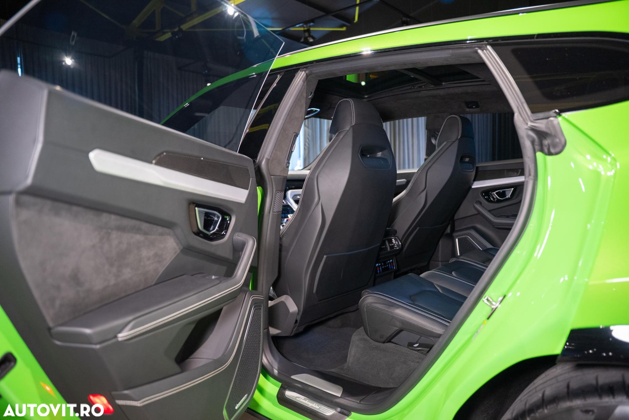 Lamborghini URUS - 35