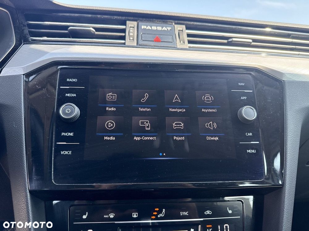 Volkswagen Passat - 16
