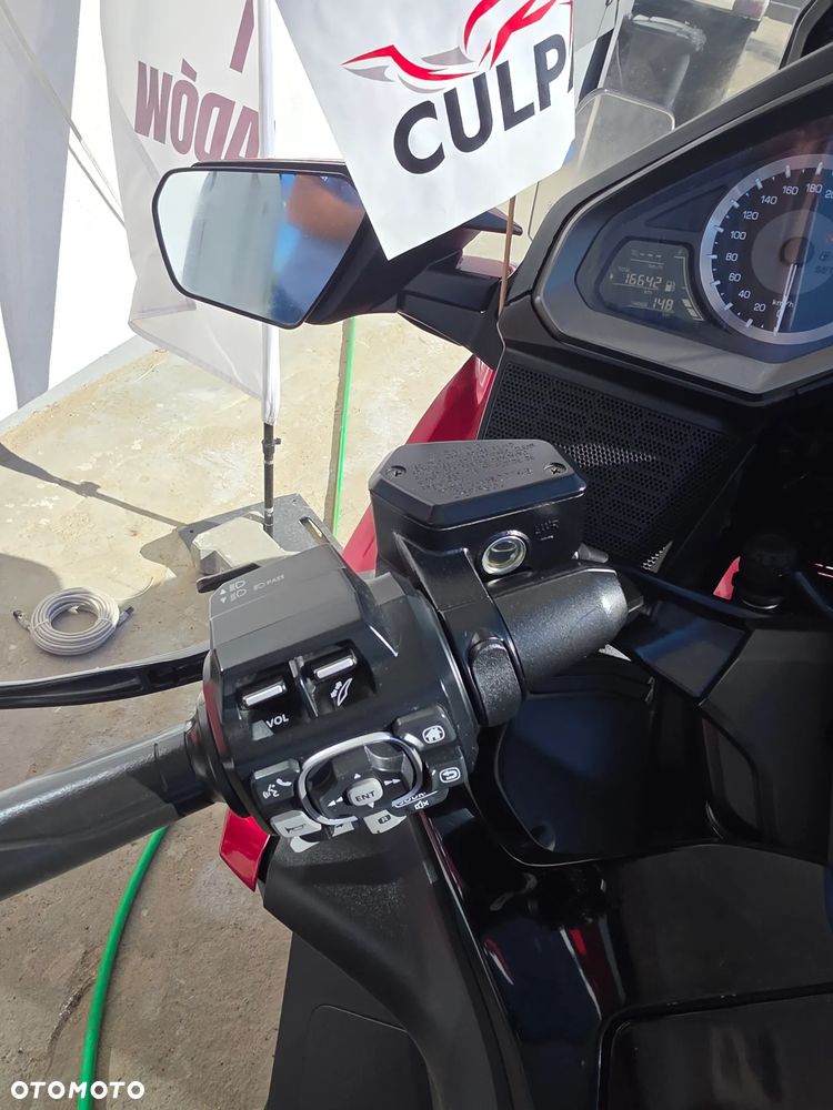 Honda GL - 12
