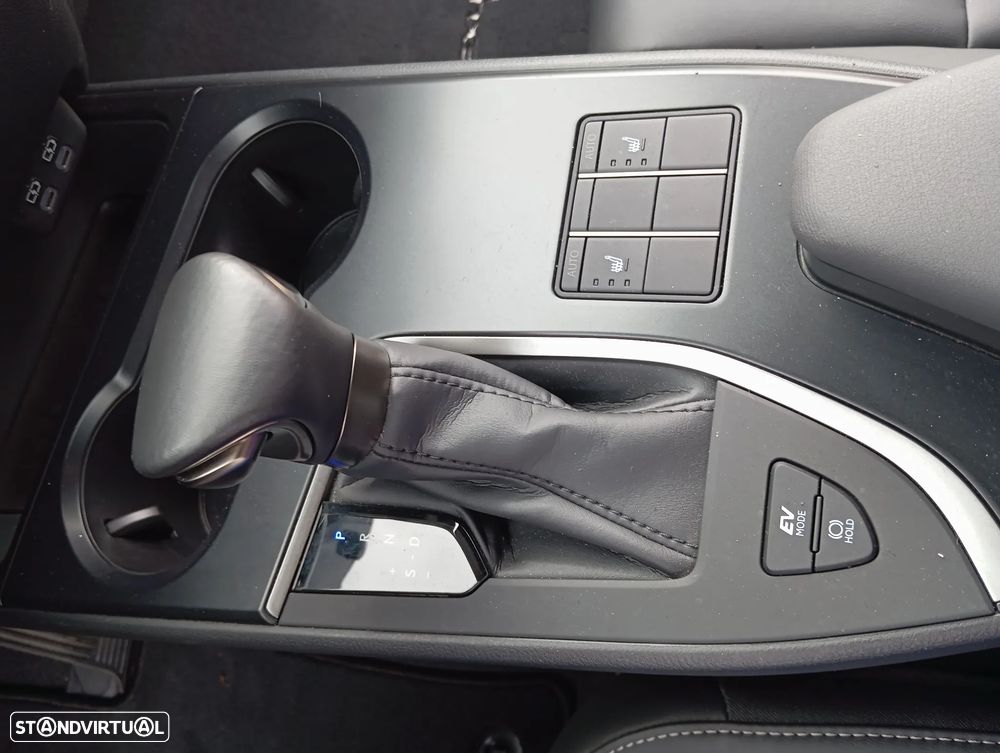 Lexus UX 250h F Sport+ - 22