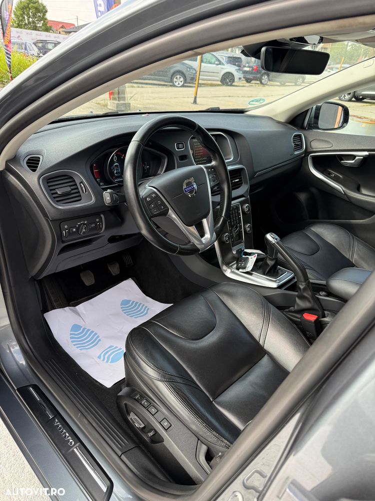 Volvo V40 D4 Inscription - 24