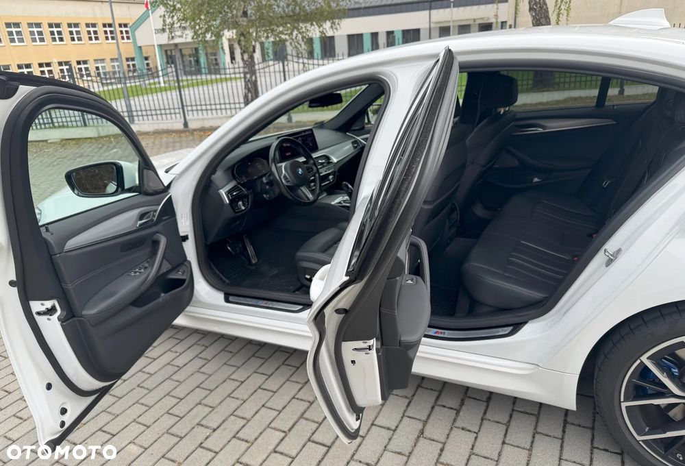 BMW Seria 5 530i xDrive - 12