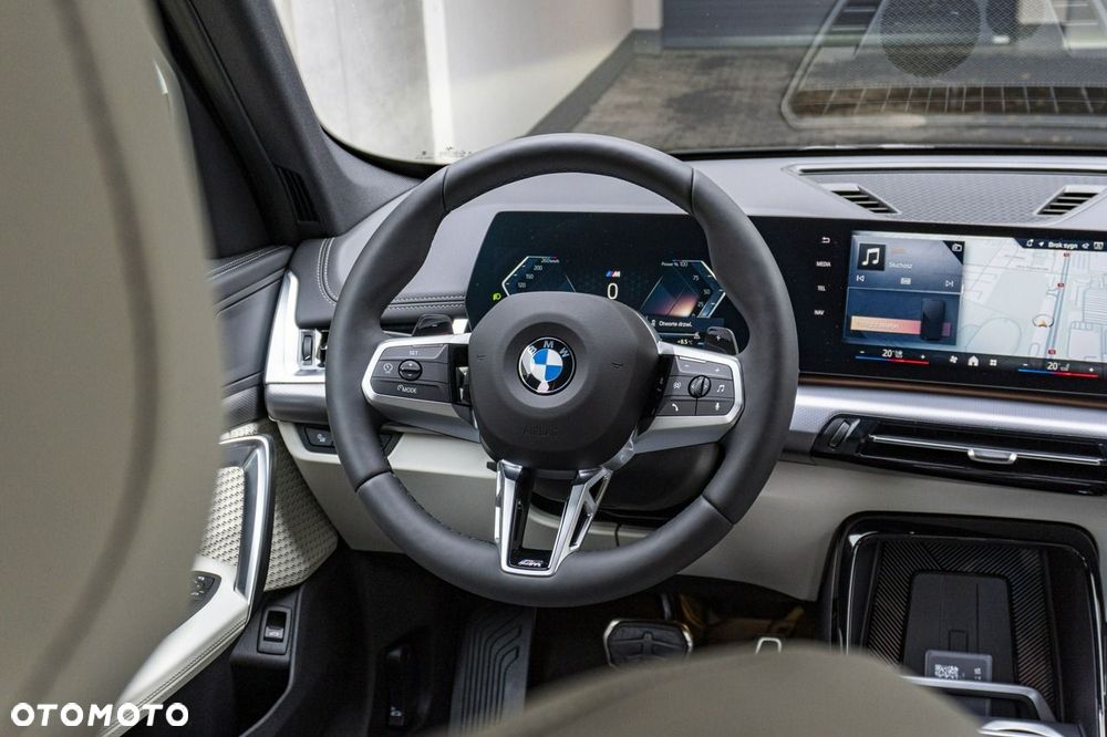BMW X1 sDrive18i - 18
