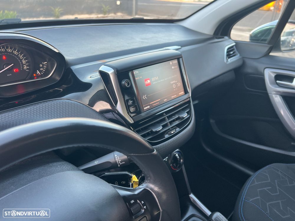 Peugeot 2008 1.2 PureTech Style - 12