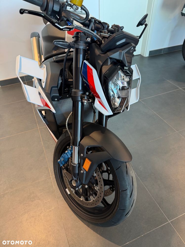 BMW S - 2