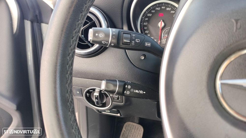 Mercedes-Benz CLA 200 d Shooting Brake AMG Line Aut. - 25