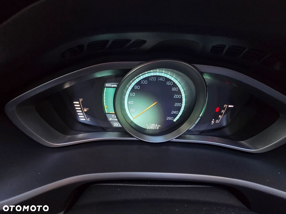 Volvo V40 Cross Country D3 Geartronic Momentum - 19