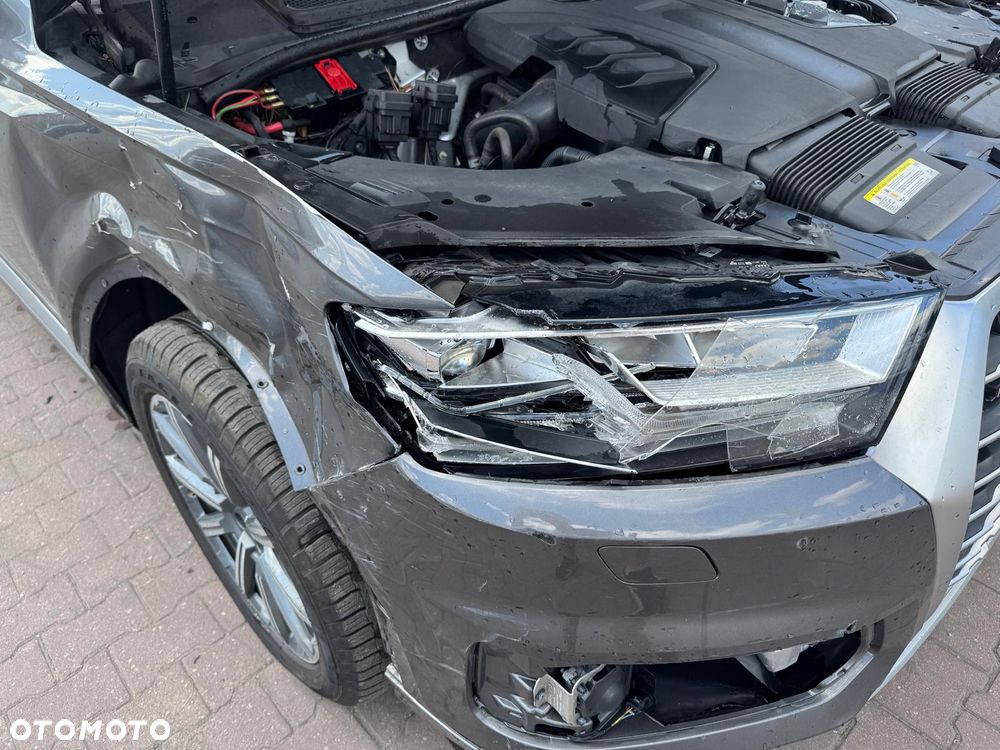 Audi Q7 3.0 TFSI Quattro Tiptronic - 37