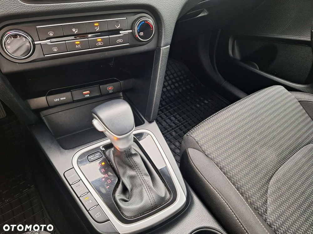 Kia XCeed 1.5 T-GDI M DCT - 16