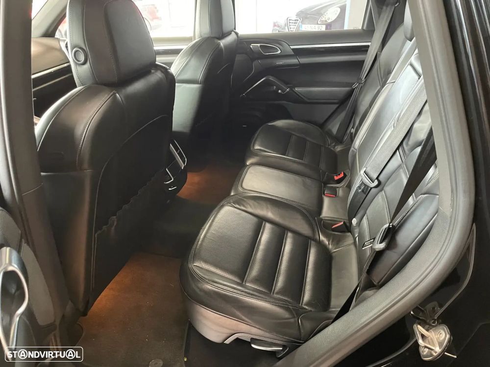 Porsche Cayenne - 26