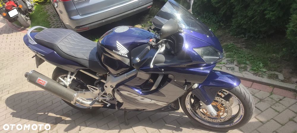 Honda CBR - 3