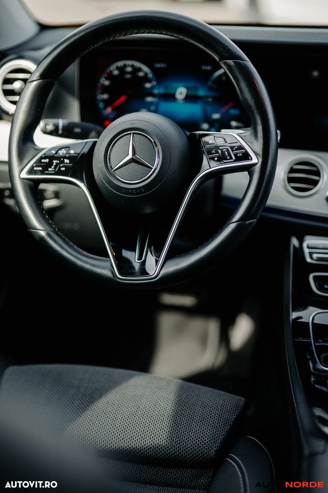 Mercedes-Benz E 300 de 9G-TRONIC AMG Line - 18