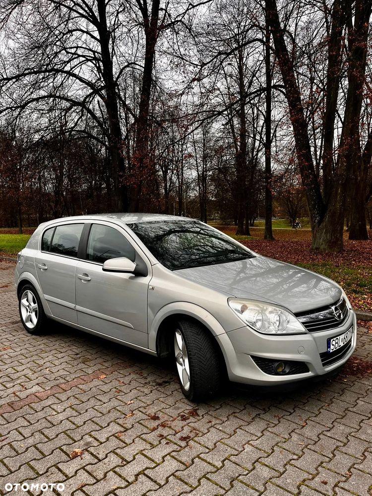 Opel Astra 1.6 Turbo Edition - 2