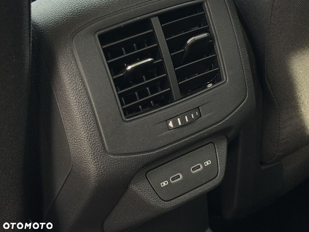 Volkswagen T-Roc - 25