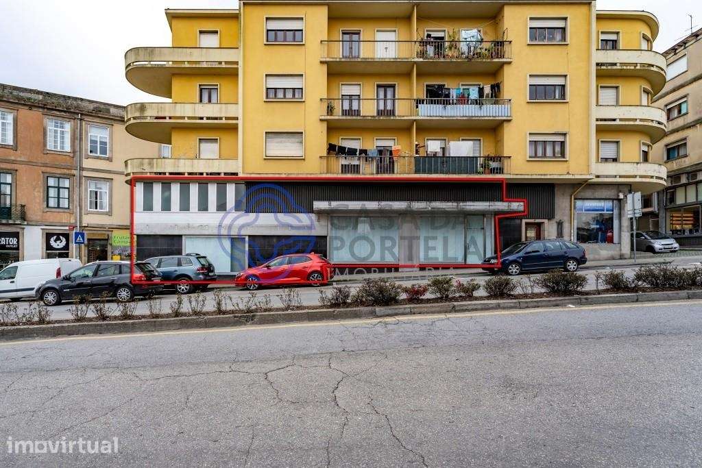 Loja no centro do Porto com 300m2 como nova. - Grande imagem: 2/23