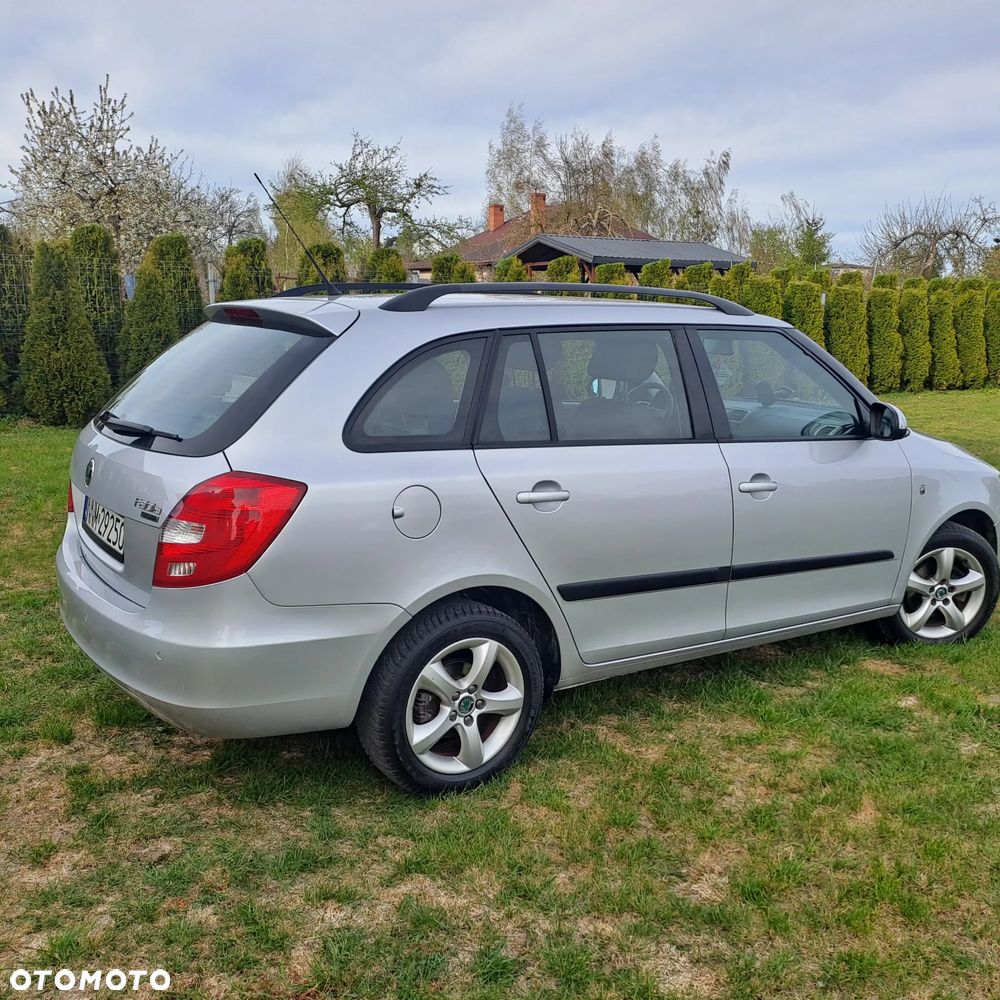 Skoda Fabia 1.4 16V Elegance Plus - 9