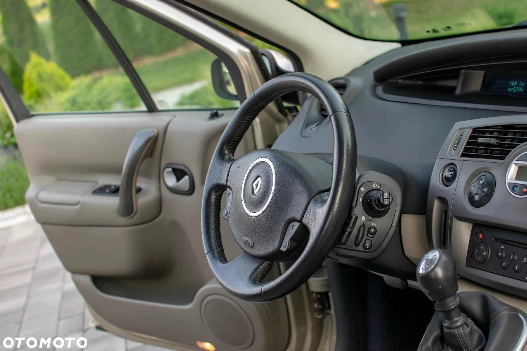 Renault Grand Scenic - 37