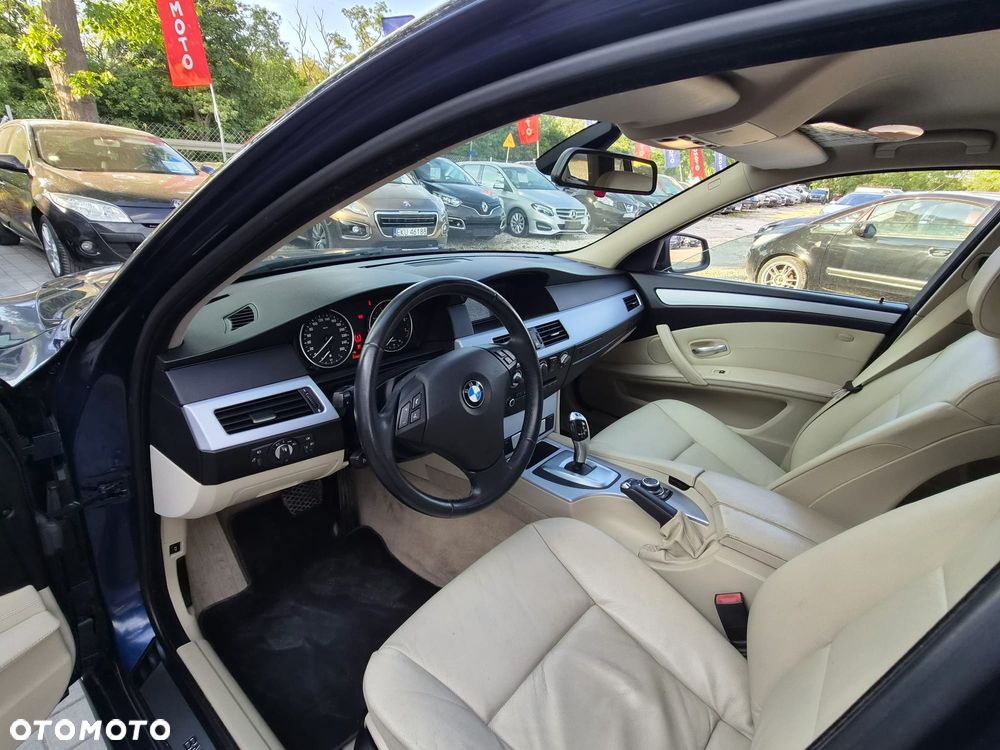 BMW Seria 5 520i - 17
