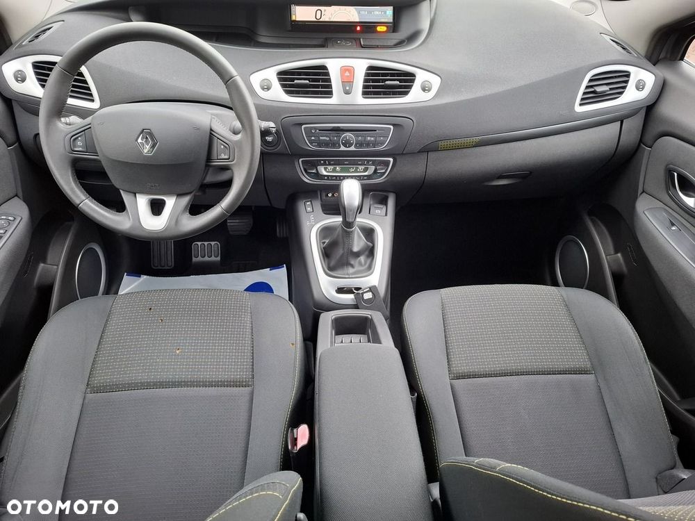 Renault Grand Scenic 2.0 16V 140 CVT Bose Edition - 10