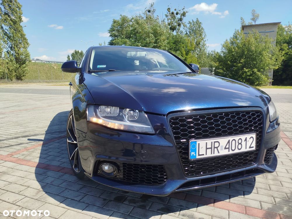 Audi A4 Limousine - 4