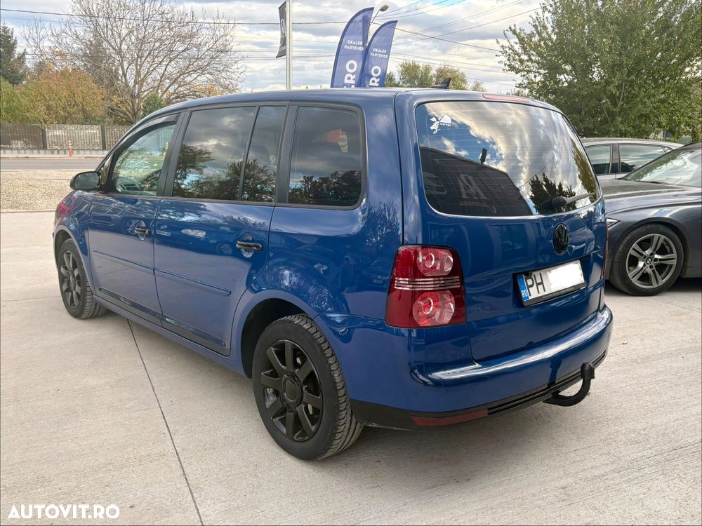 Volkswagen Touran 1.9 TDI DPF DSG Trendline - 7