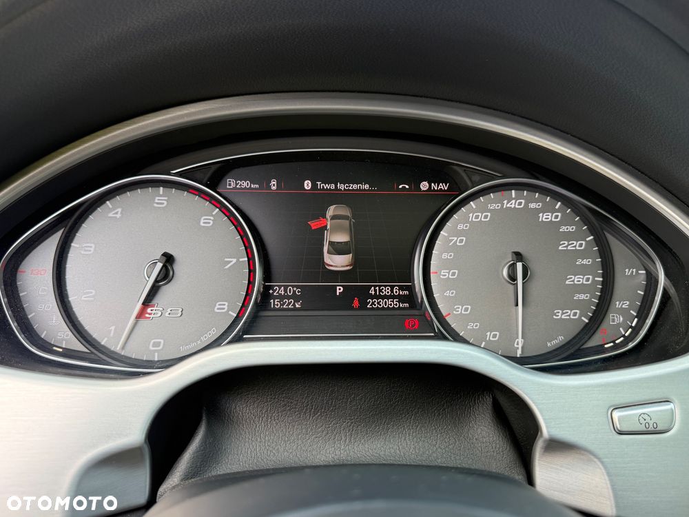Audi S8 - 10