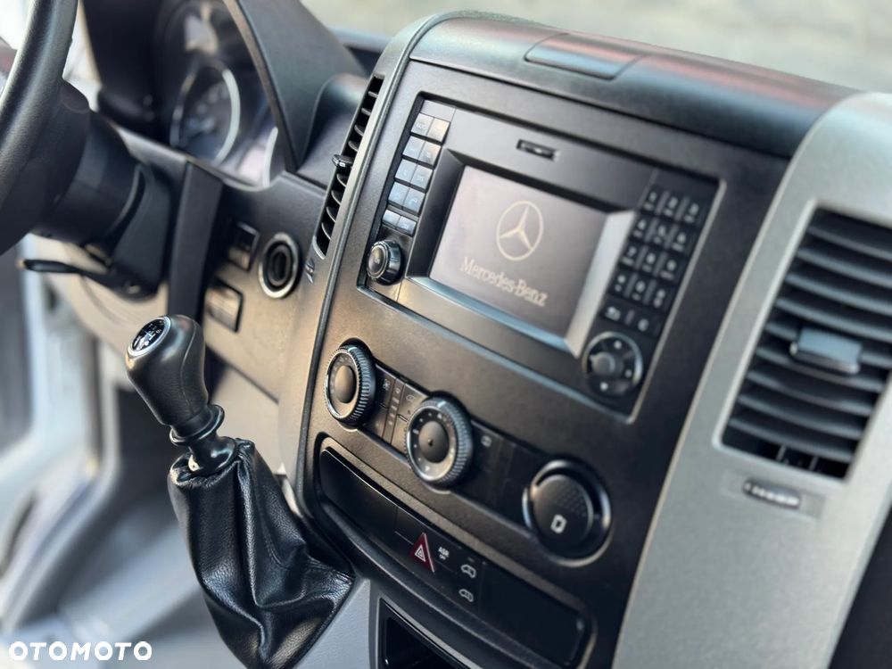 Mercedes-Benz SPRINTER - 31