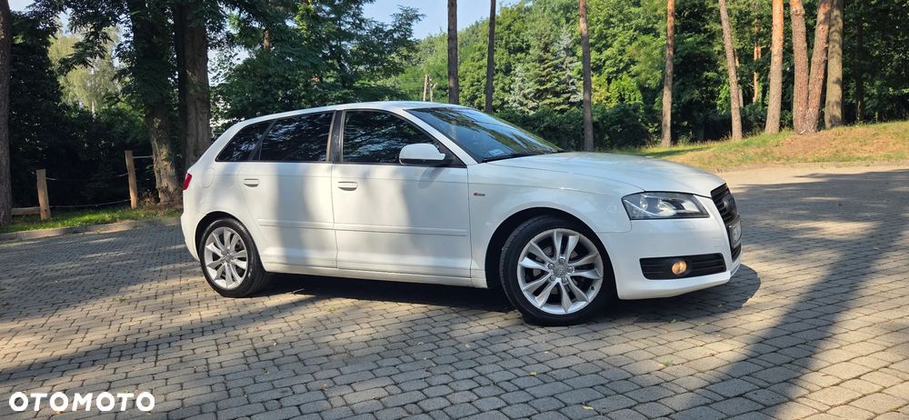 Audi A3 Sportback 1.6 TDI DPF S line Sportpaket - 7