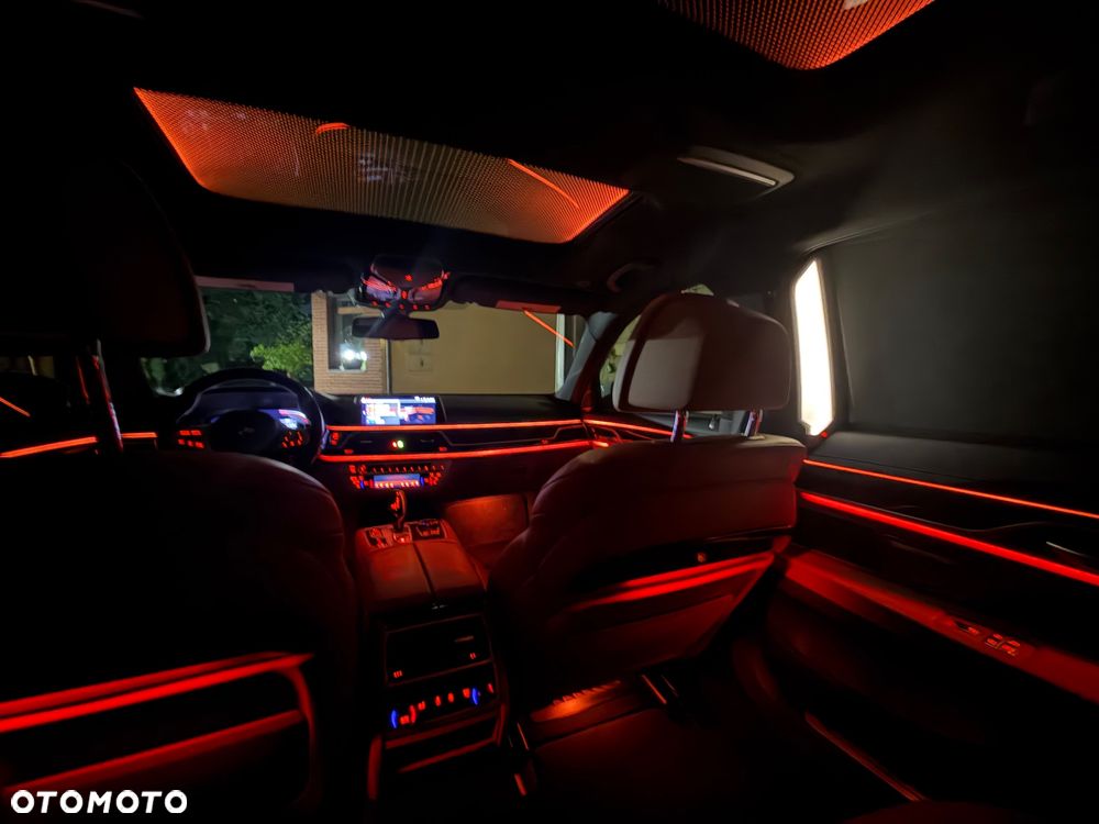 BMW Seria 7 740Li - 37