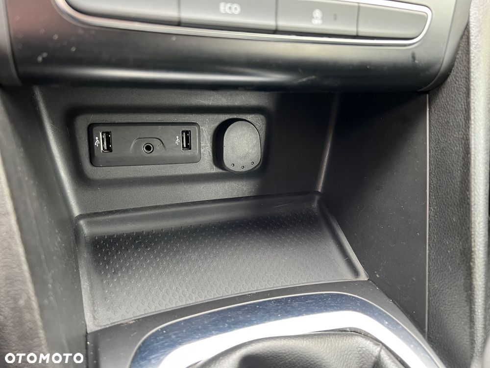 Renault Megane ENERGY TCe 100 LIMITED - 21