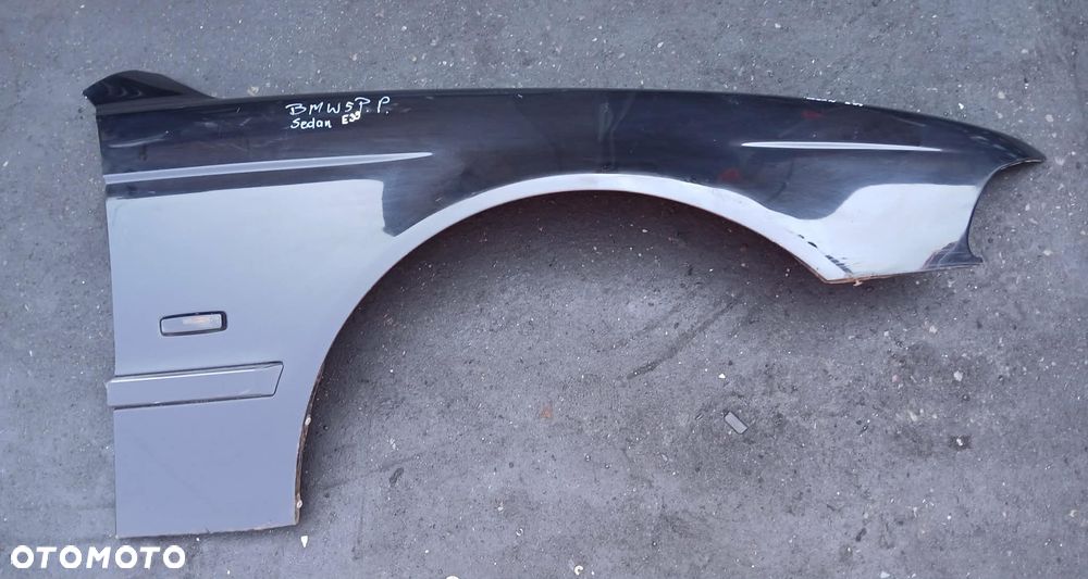 BMW E39 błotnik prawy czarny NIE ZNAM KODU LAKIERU - 1