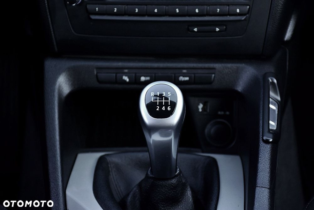 BMW X1 sDrive18d xLine - 22